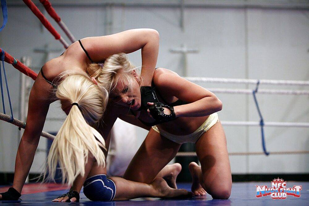 Gorgeous sporty lesbians fighting and pleasuring each other in the ring - #16