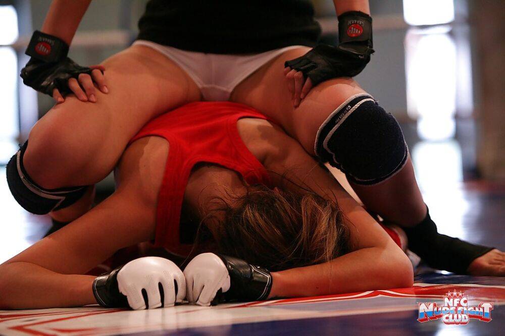 Sporty lesbian chicks have some non nude catfight fun in the ring - #12
