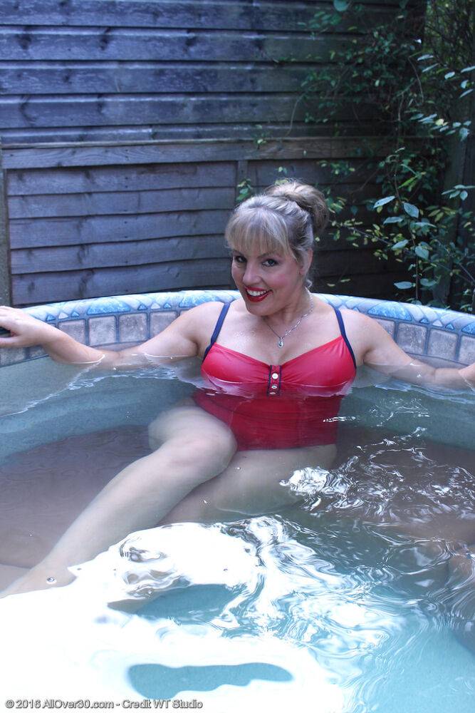 Hot fatty mature Danielle T sheds swimsuit to pour cold water on her big tits - #3