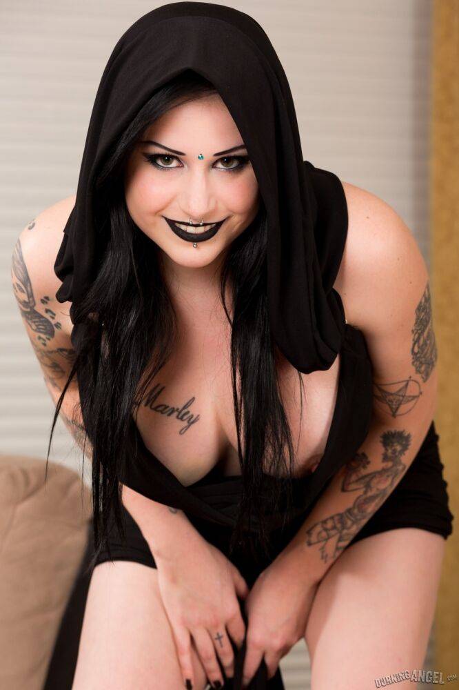 Stunning goth Ophellia Rain sheds hooded dress to expose exquisite big tits - #5