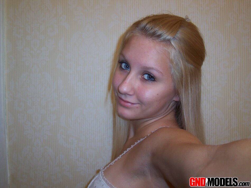 Blonde amateur Kylie takes self shots during safe for work action - #7