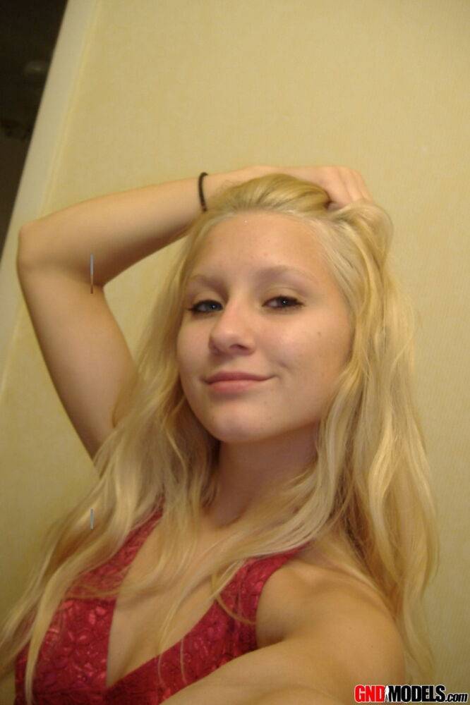 Blonde amateur Kylie takes self shots during safe for work action - #6