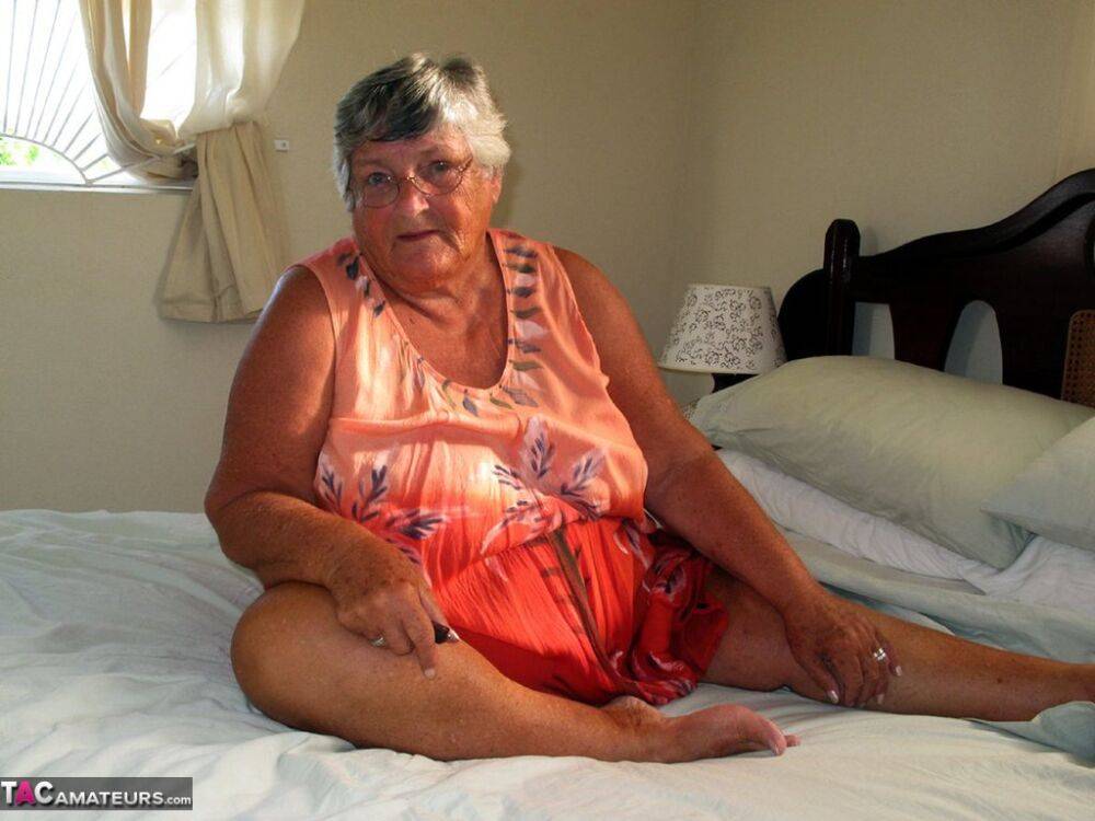 Fat old Grandma Libby licking her big nipples while spreading nude for closeup - #3