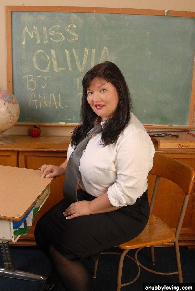 Horny as fuck fat Asian teacher Olivia spreading legs and fingering - #7