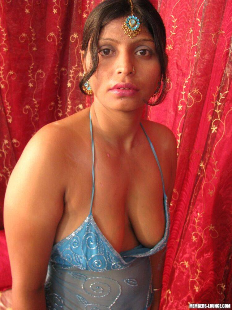 Indian Sex Lounge Undress her Please - #6