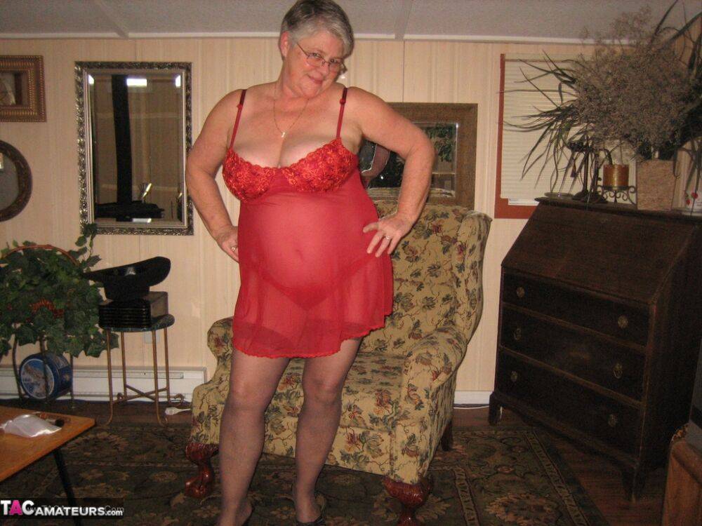 Old woman Girdle Goddess slips off red lingerie to get naked in stockings - #7