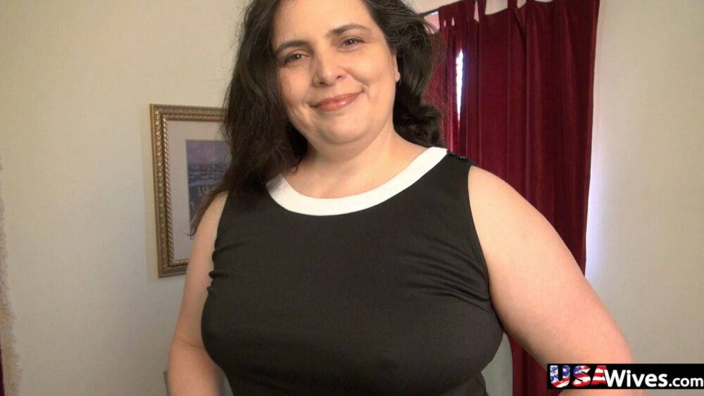 Busty curvy mature from usa pictured - #10