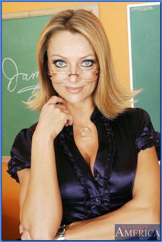 Mature teacher in glasses Brenda James masturbating while reading - #4