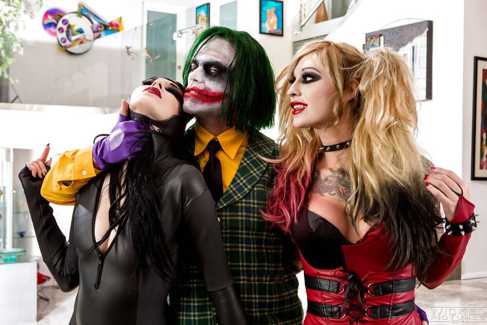 Kinky cosplay pornstars Aiden Ashley and Kleio Valentien sucking dick | Photo: 4550674