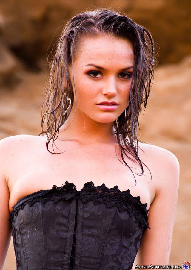 Lusty Bimbo In Black Lingerie Tori Black Demonstrating The Pussy Slit Outdoor - #10