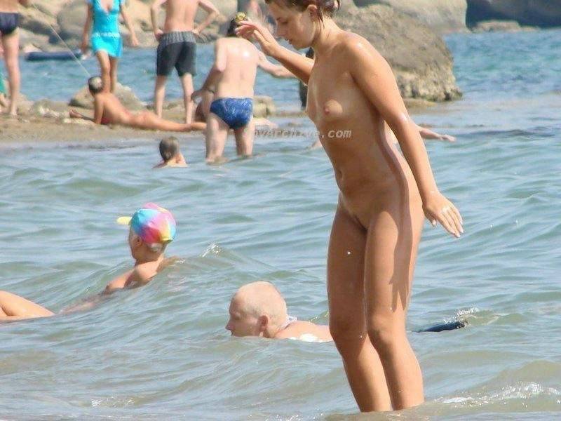 Hot pics of spying for sexy babes on a beach - #7