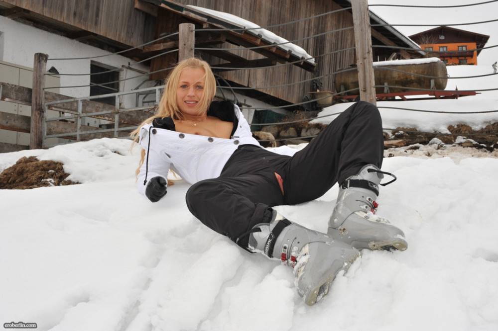 Eroberlin-anna-safina-apres-ski-austria-russian-blonde - #9
