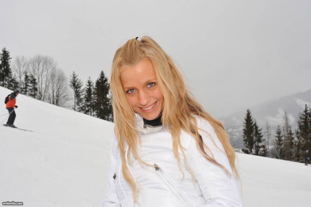 Eroberlin-anna-safina-apres-ski-austria-russian-blonde - #5