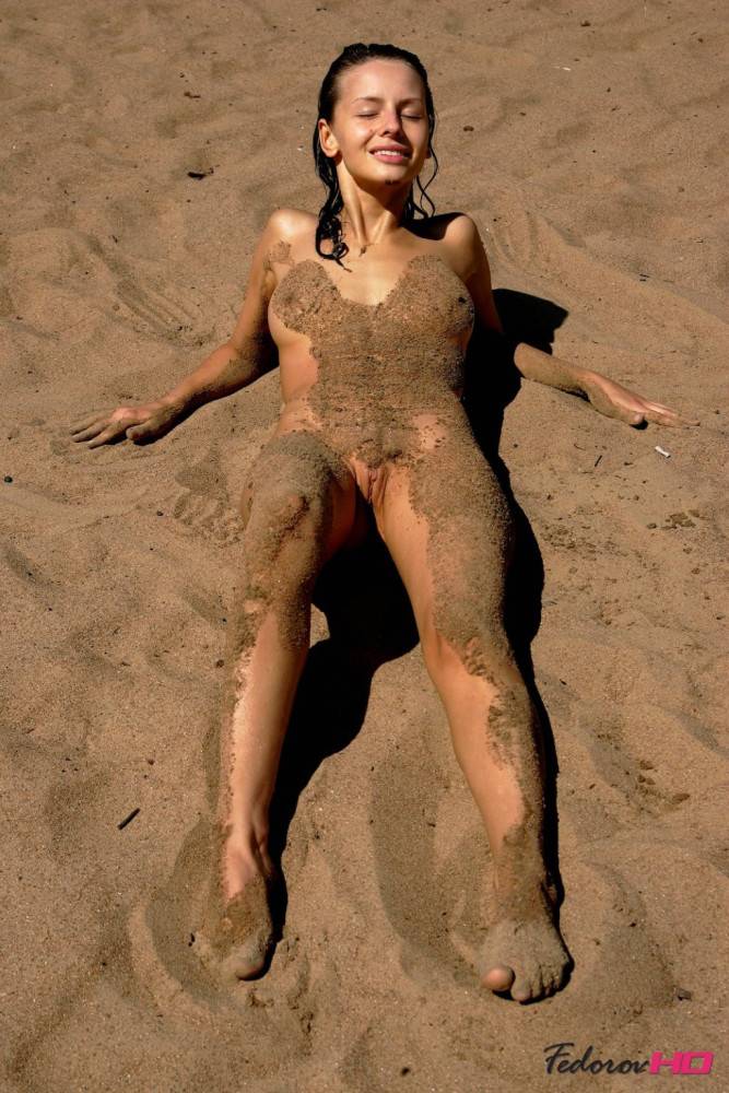 Fedorov-hd-vika-sand-stories-sweet-russian-teen-naked-beach - #2