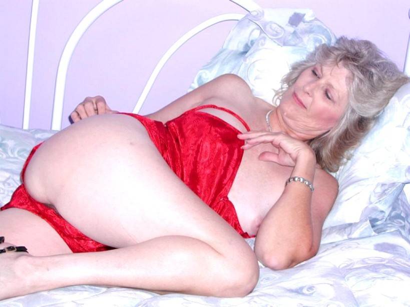 Sexy granny playing with her hairy twat during phone sex session - #2