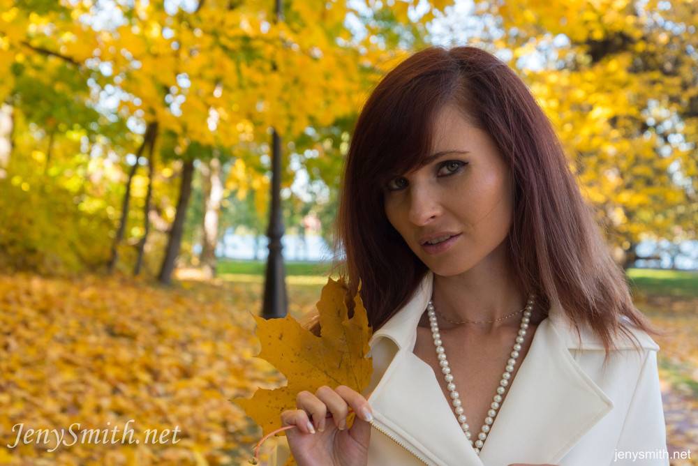 Beauty exhibitionist jeny smith on an autumn walk - #2