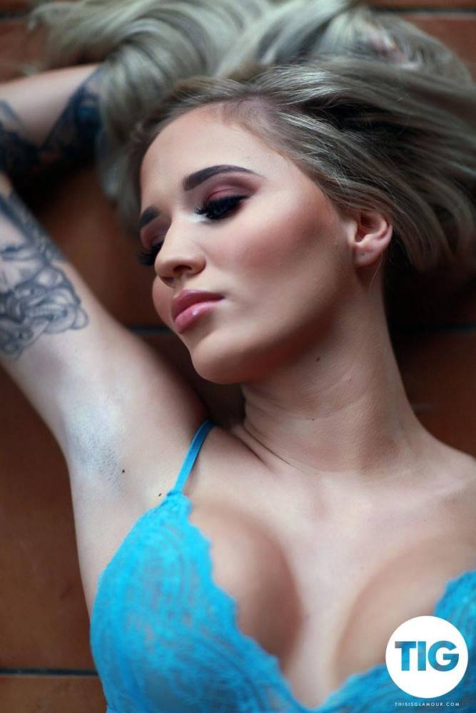 Che Mcsorley Shooting In Sexy Blue Lingerie - #7