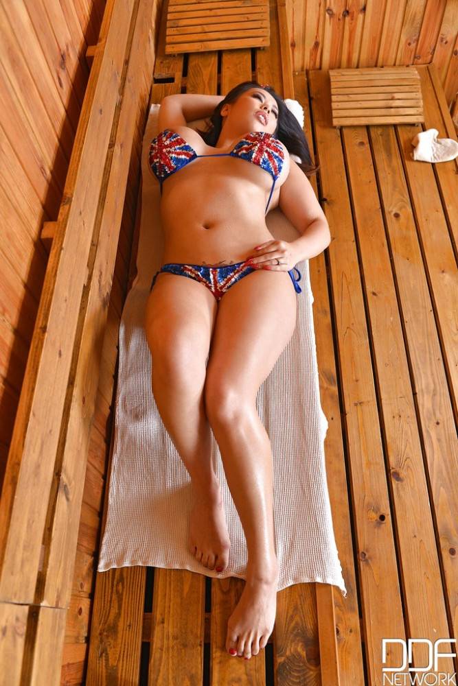 Peachy brittish brunette milf Tigerr Benson in bikini reveals big tits and jerks off - #1