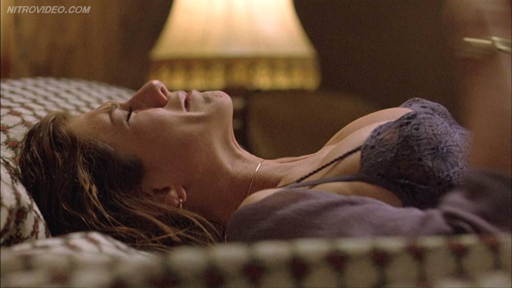 Charming jennifer aniston getting raw fucked in derailed - #15