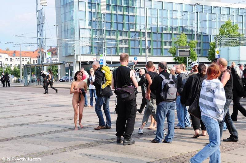 Linda nude in public - #10