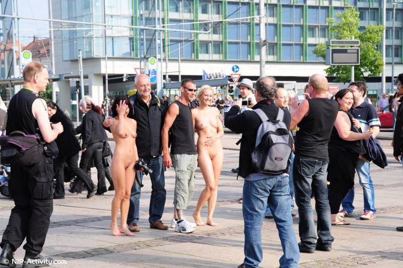 Linda nude in public - #12