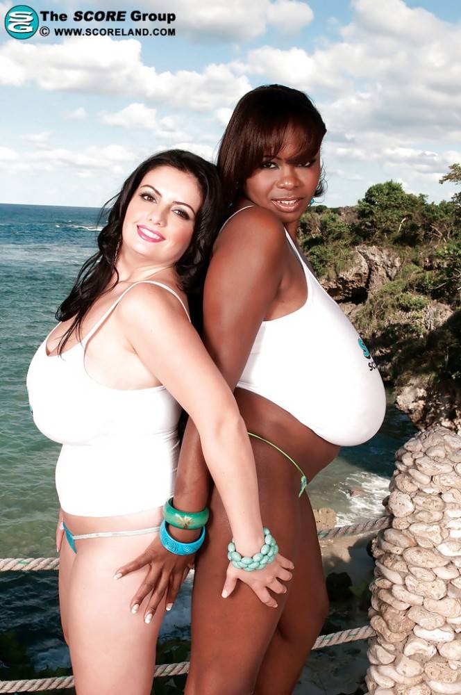 Superb women Miosotis and Arianna Sinn baring big hooters at beach - #9