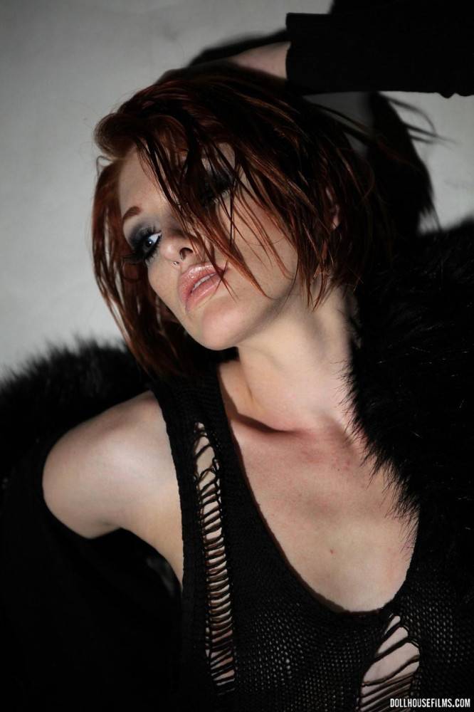 Photographic Art Model And Raunchy Redhead Virginia Mae Smokes A Cigar While Posing. - #4