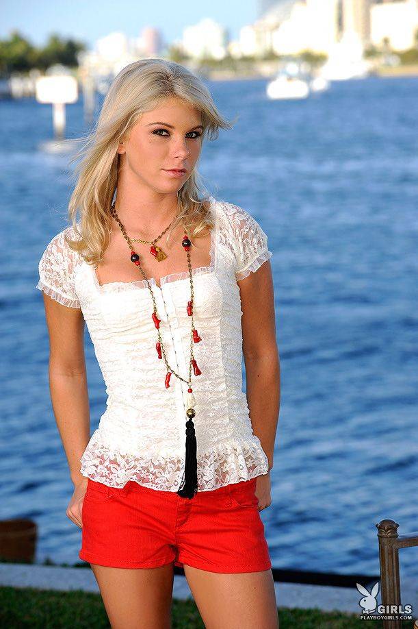 Slender Blonde Alexandria Carolyn In Red Shorts And White Blouse Strips Nude At The Seaside - #9