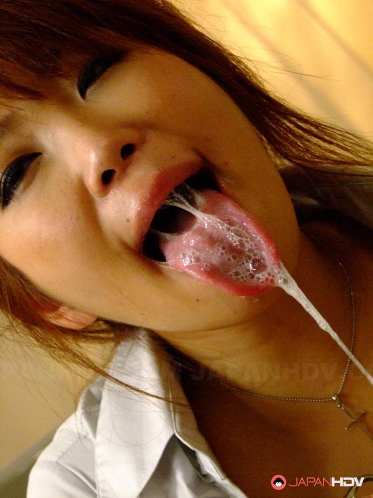 Asian Girlie Yuuno Hoshi Opens Mouth And Gets Loads Of Cumshot On The Tongue - #9