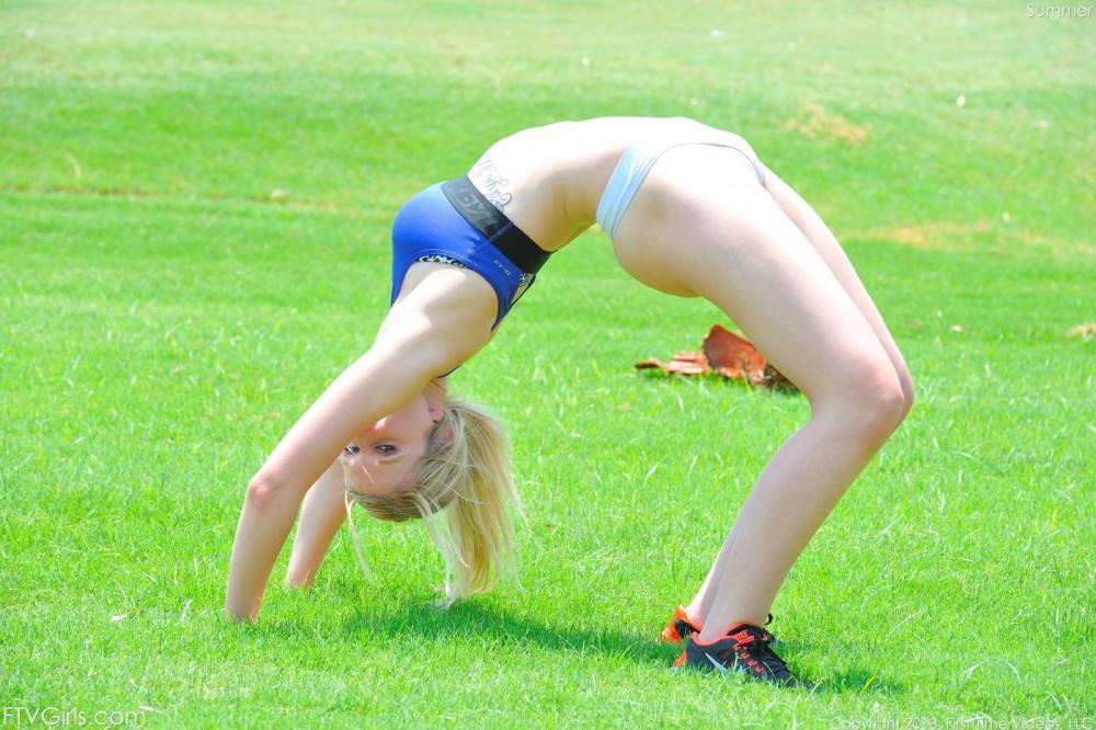 Dirty Blonde Summer FTV Strips All Of Her Clothes While Exercising In The Park - #6