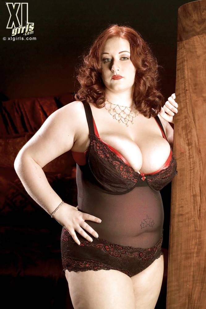 Lush american ssbbw Reyna Mae in sexy underwear baring big titties and pussy - #2