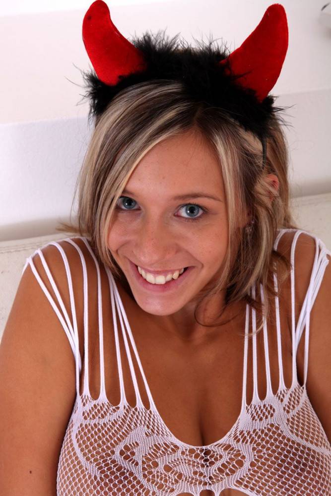 Vicious Blonde Devil Tracy Smile Is Playfully Working Up Her Delicious Cunt - #8