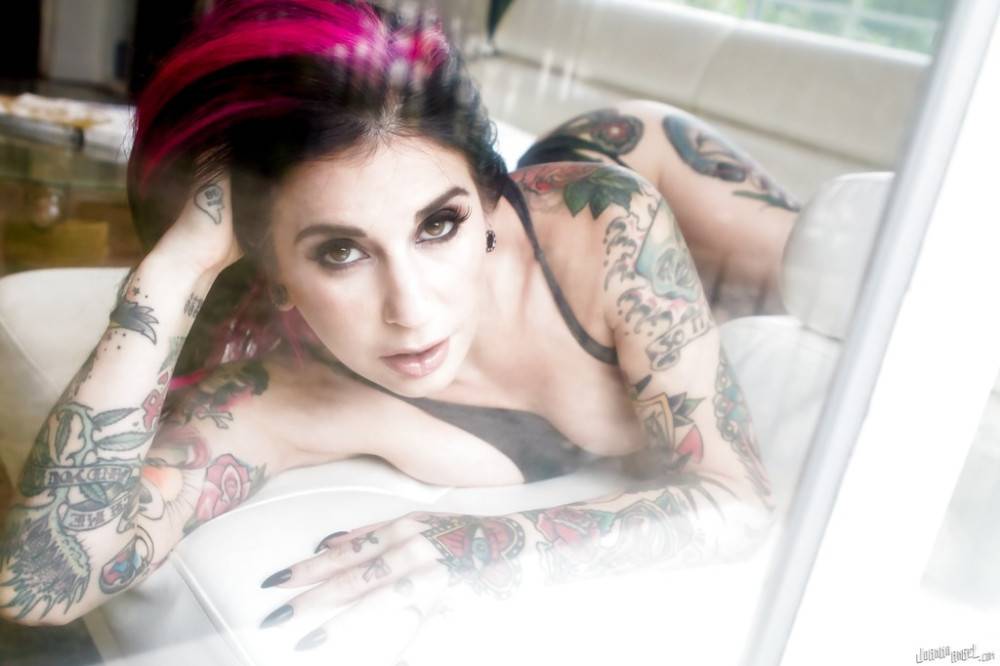 Enchanting american milf Joanna Angel bares big hooters and spreads her legs - #4