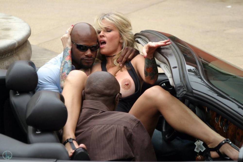 Two Shaved Headed Black Dudes In Shades Fuck Horny White Milf Janine Lindemulder - #1