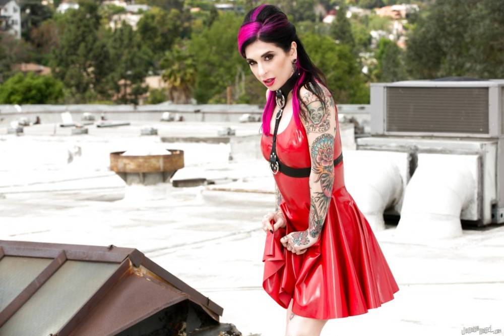 Deluxe american milf Joanna Angel shows some fetish outside - #3