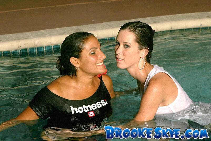 Lassie Brooke Skye And Her Playful Girlfriend Get Fully Nude In The Pool - #5