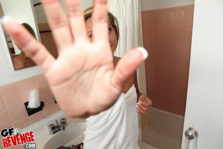 Gracile american teen Kennedy Leigh in erotic scene in bathroom - #15