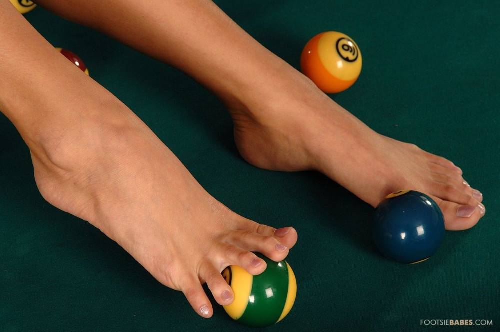 Ravishing Suzi Black Gets Completely Nude And Touches Billiard Balls With Her Soft Feet - #13