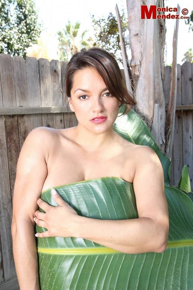 Enchanting american milf Monica Mendez in hot erotic shooting outside - #4