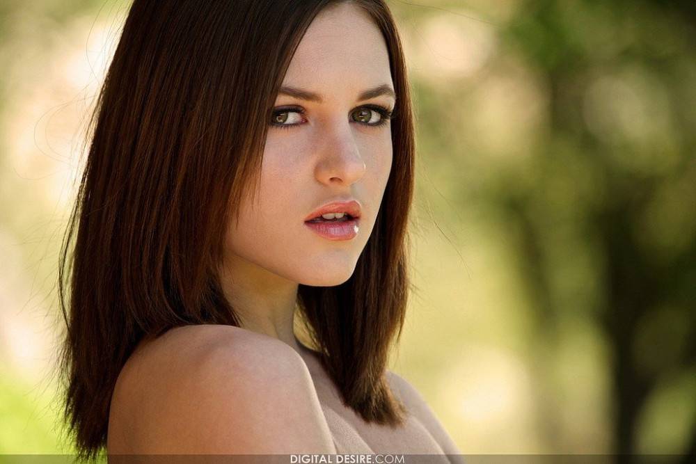 Slim Teen Brunette Kasey Chase Makes A Hot Strip Performance In The Park - #8