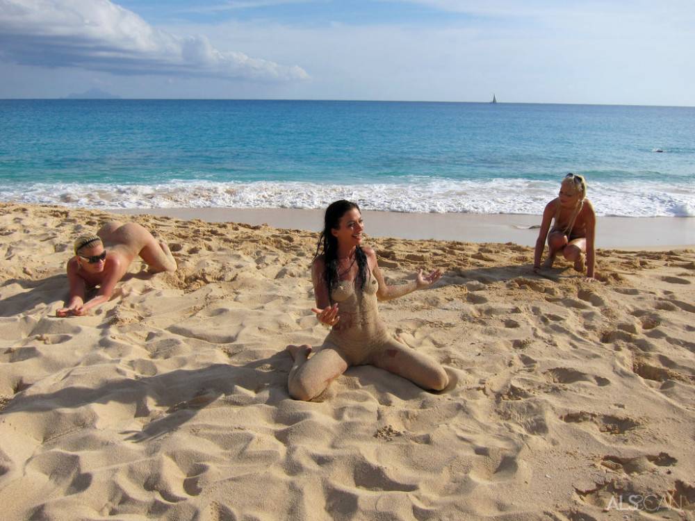 Luscious babes Franziska, Kacey Jordan, Sara Jaymes and Bibi Noel enjoying crazy lesbian groupsex on the beach - #17