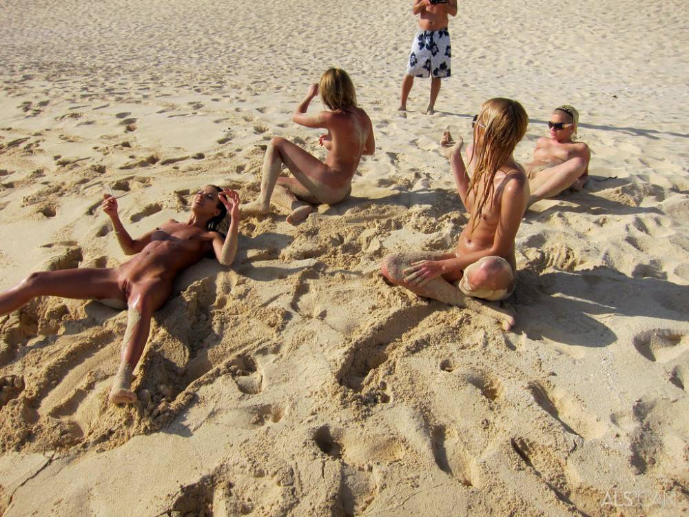Luscious babes Franziska, Kacey Jordan, Sara Jaymes and Bibi Noel enjoying crazy lesbian groupsex on the beach - #14