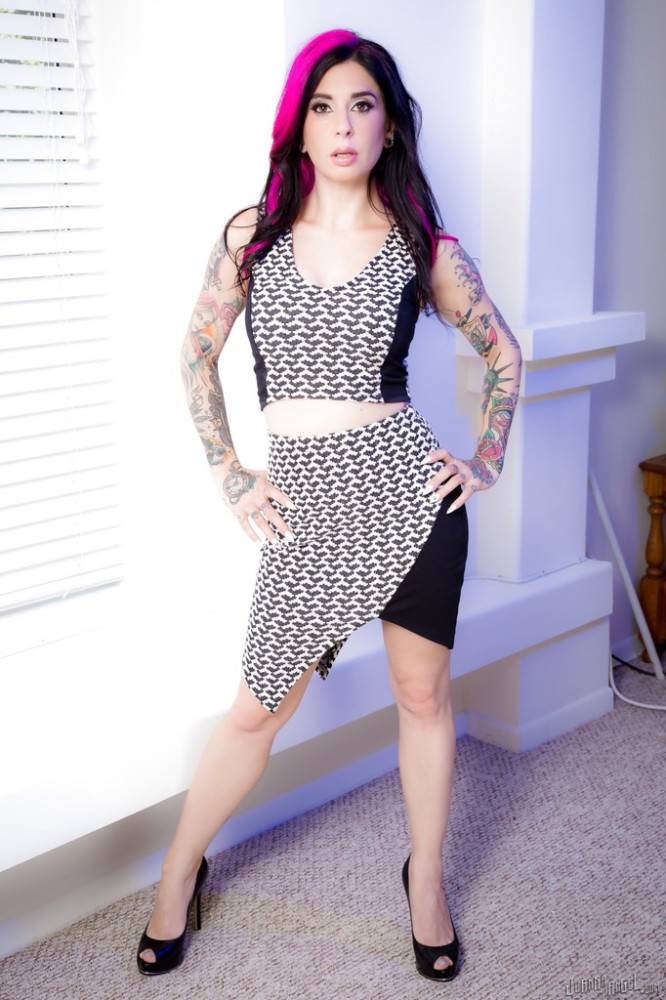 Tempting american milf Joanna Angel reveals big hooters and spreads her legs - #4