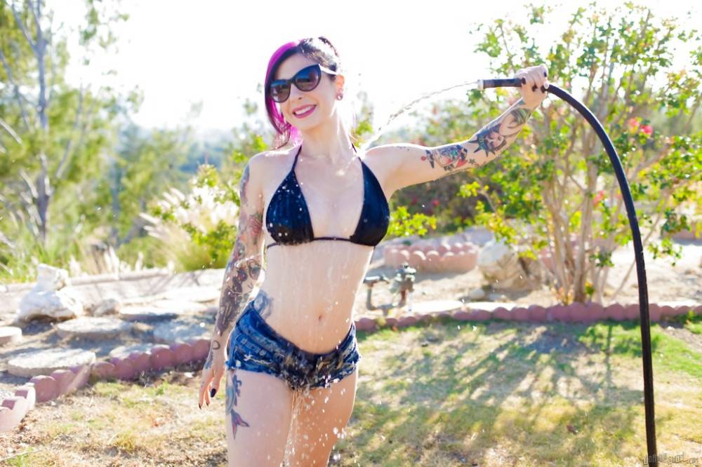 Glamorous american milf Joanna Angel denudes big titties and ass outside - #8