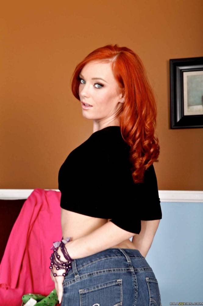 Shapely american redheaded teen Dani Jensen exhibiting small tits and sexy ass - #3