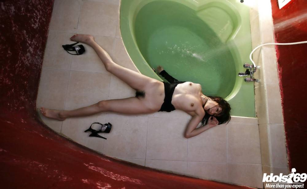 Hot japanese Kurumi Morishita exposes small tits and spreads her legs in bath - #10