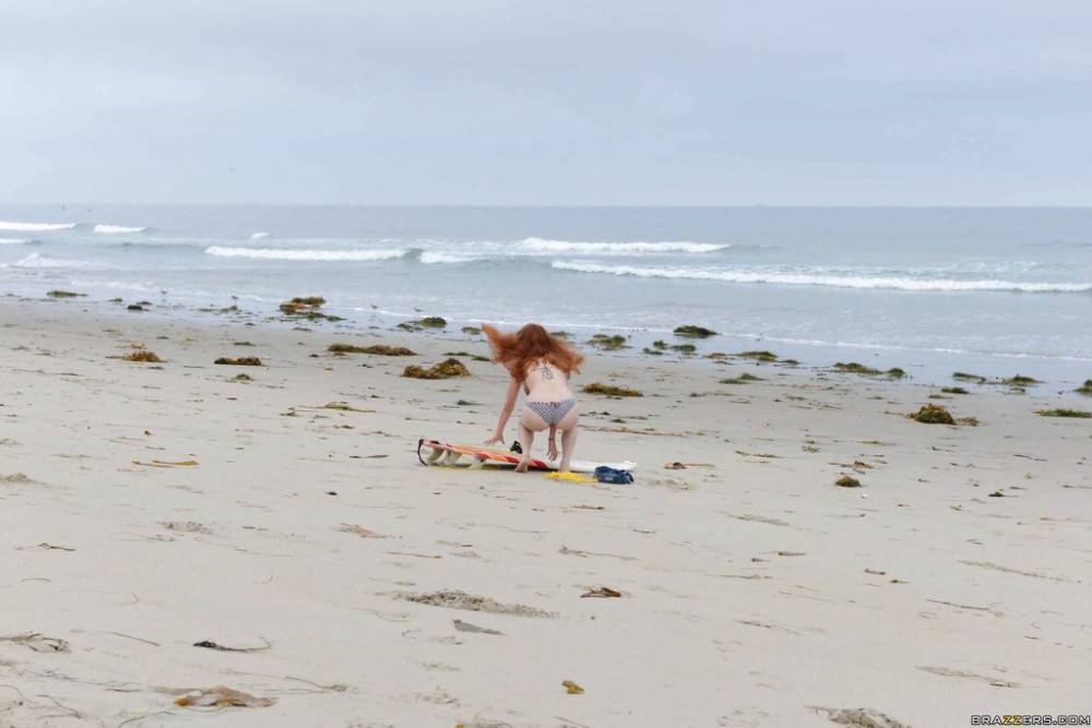 Sultry american cutie Penny Pax exposes her ass on the beach - #3