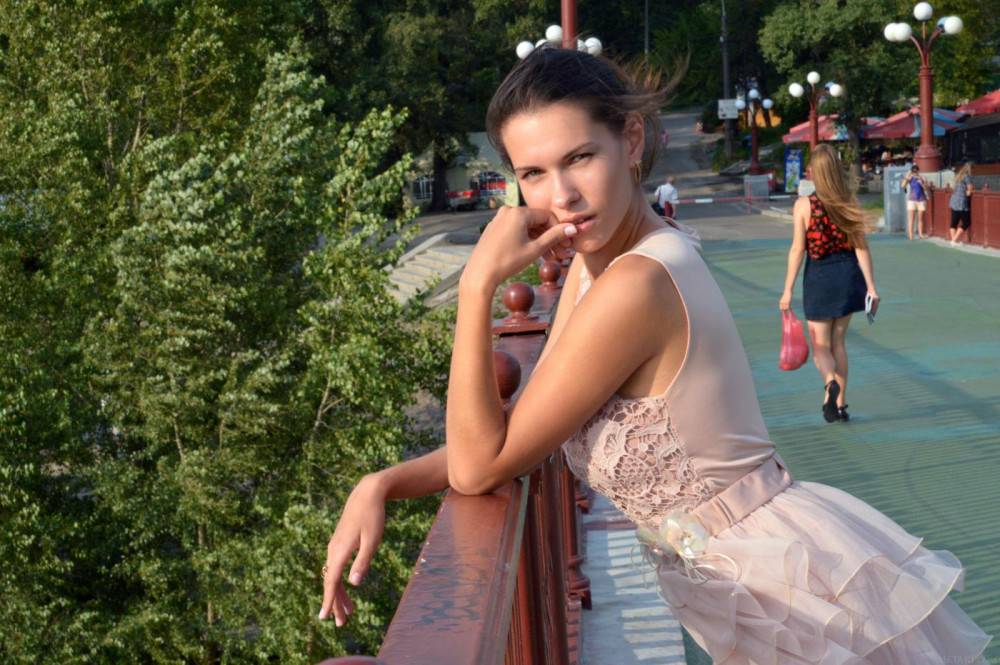 Outdoor Loving Brunette Suzanna A Poses In A Little Dress On A Bridge And Flashes Her Sweet Peach. - #2