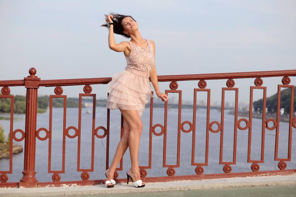 Outdoor Loving Brunette Suzanna A Poses In A Little Dress On A Bridge And Flashes Her Sweet Peach. - #10