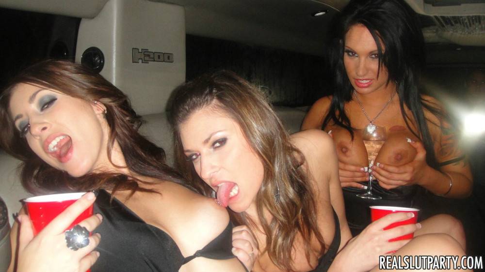 During The Hot Drunk Party This Kitty Bella And Her Friends Plunge Into The Wild Fucking - #14